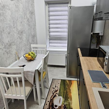 Garsoniera Gabrielle Apartment Brasov Exterior photo