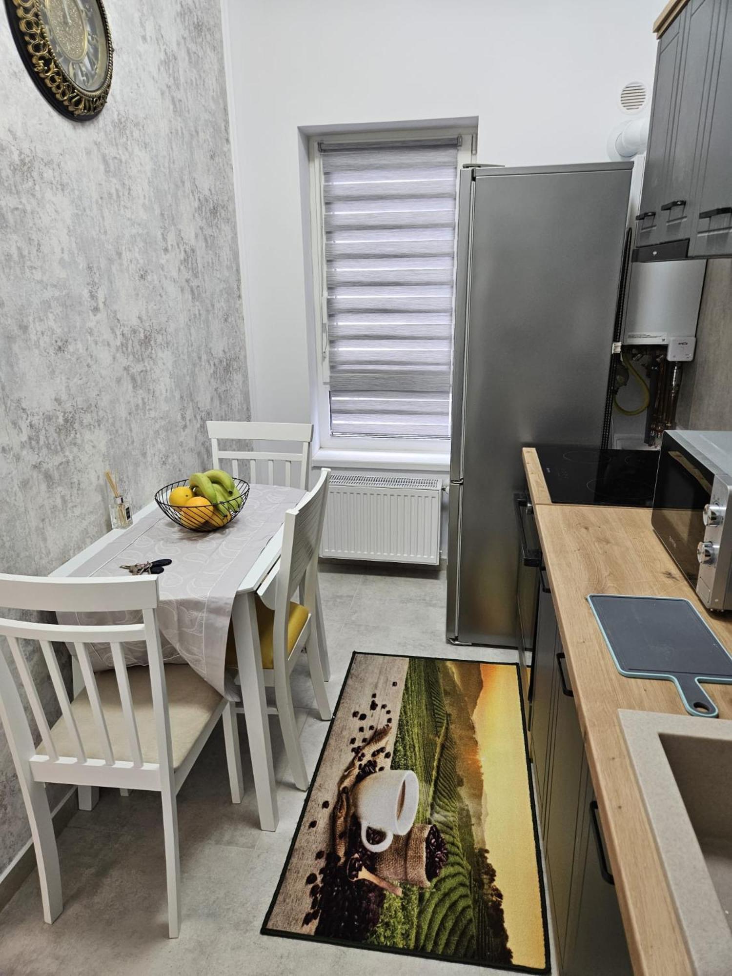 Garsoniera Gabrielle Apartment Brasov Exterior photo